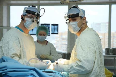 Нейрохирурги ГКБ им. В.В. Вересаева спасли пациентку со смертельно опасной патологией головного мозга