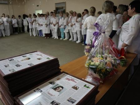 В больнице Вересаева поздравили медсестер и акушерок с профессиональными праздниками