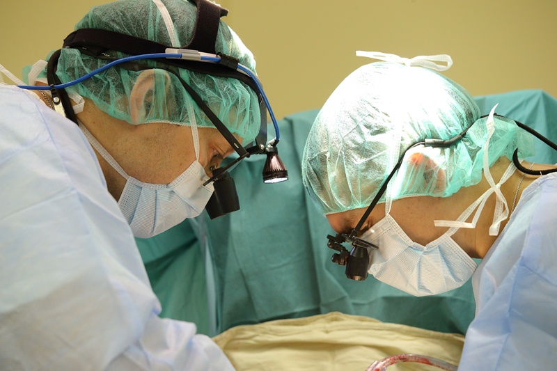 Кардиохирурги больницы Вересаева прооперировали пациентку с очень редкой патологией сердца