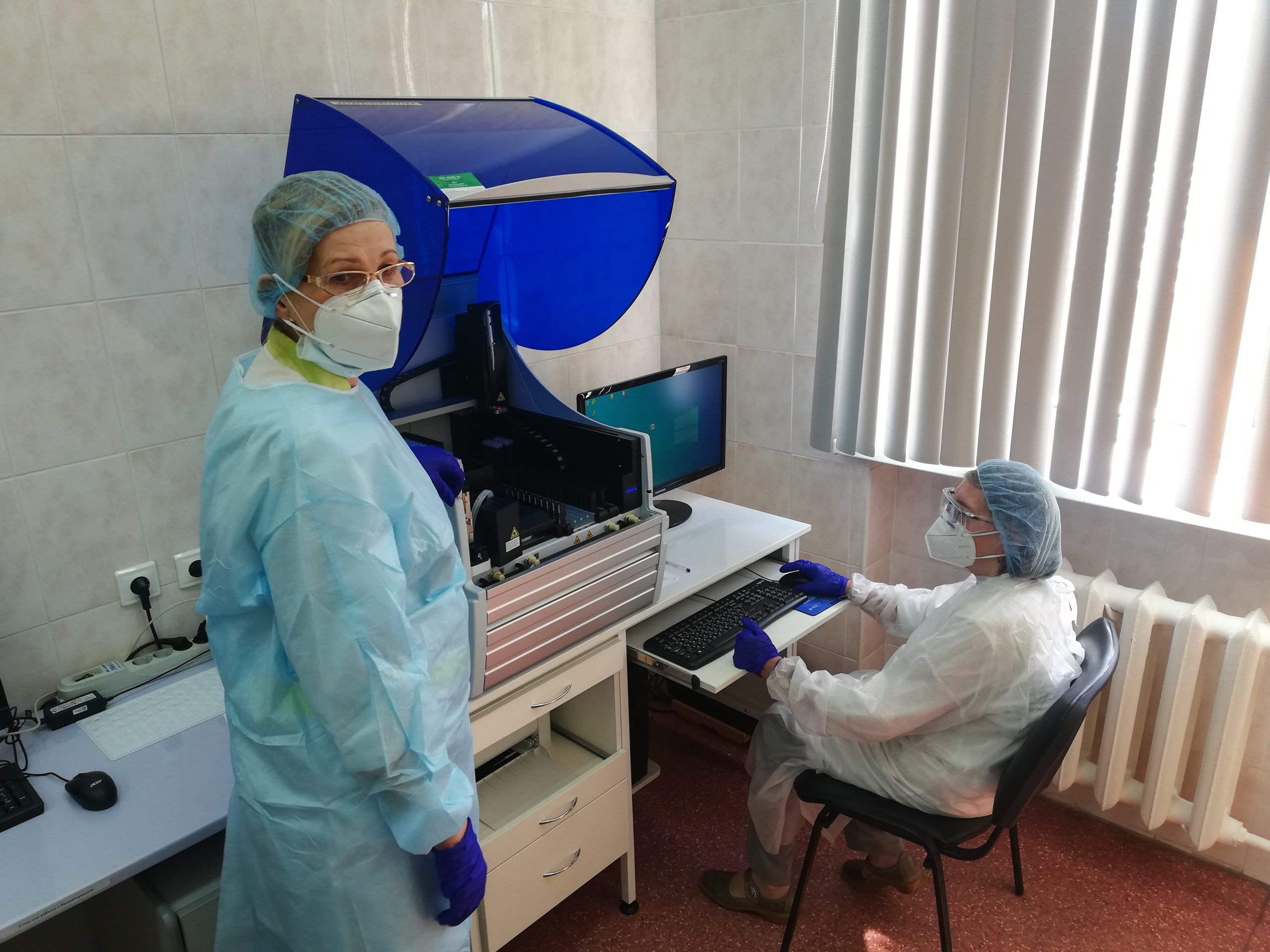 Новые анализаторы появились на вооружении клинико-диагностической лаборатории больницы Вересаева