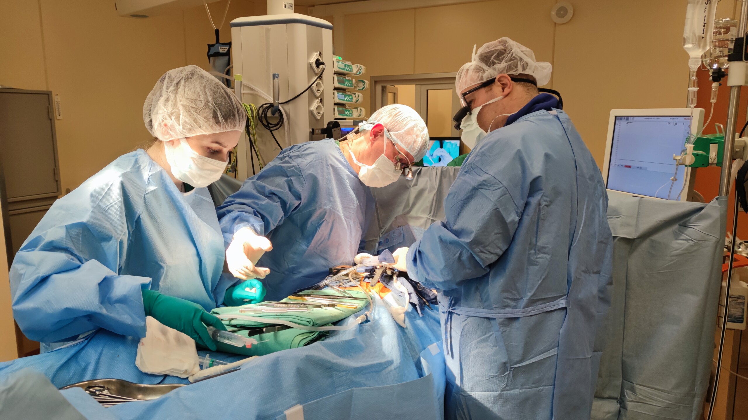 Микрохирургическую методику лечения атеросклероза внедрили в практику кардиохирурги больницы Вересаева
