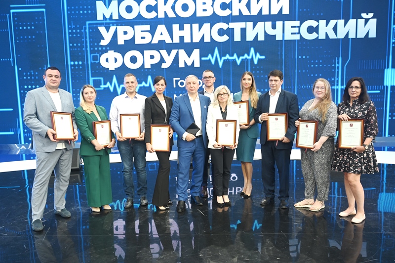 Сотрудников больницы Вересаева наградили за успешное внедрение принципов цифрового госпиталя