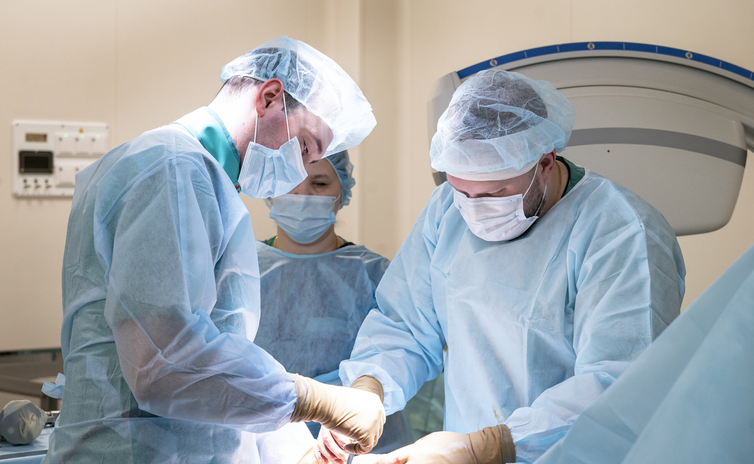 Травматологи больницы Вересаева начали проводить операции по эндопротезированию коленного сустава