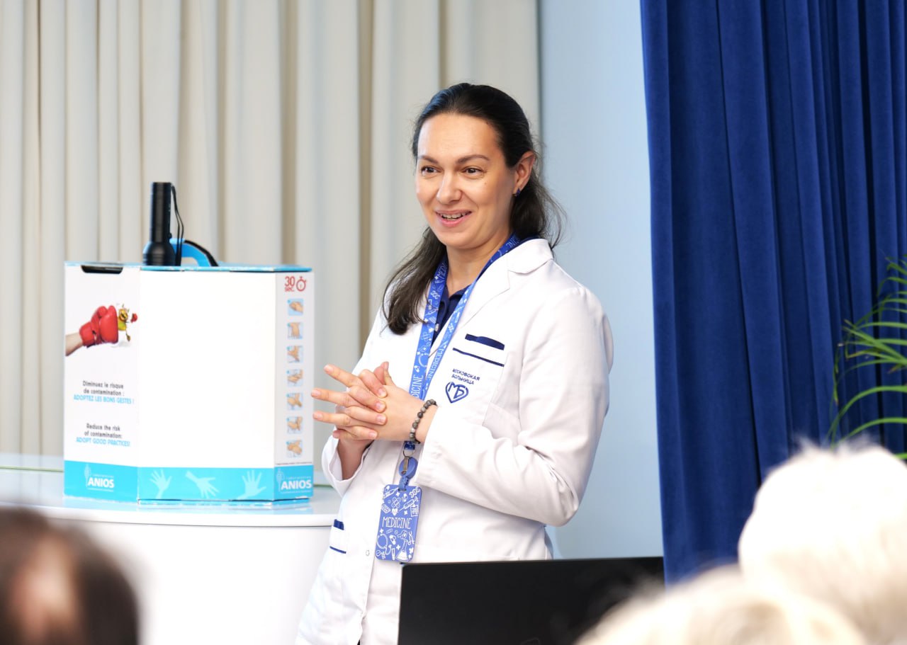 Врачи больницы Вересаева рассказали москвичам об опасности антибиотикорезистентности, правильном мытье рук и профилактике падений