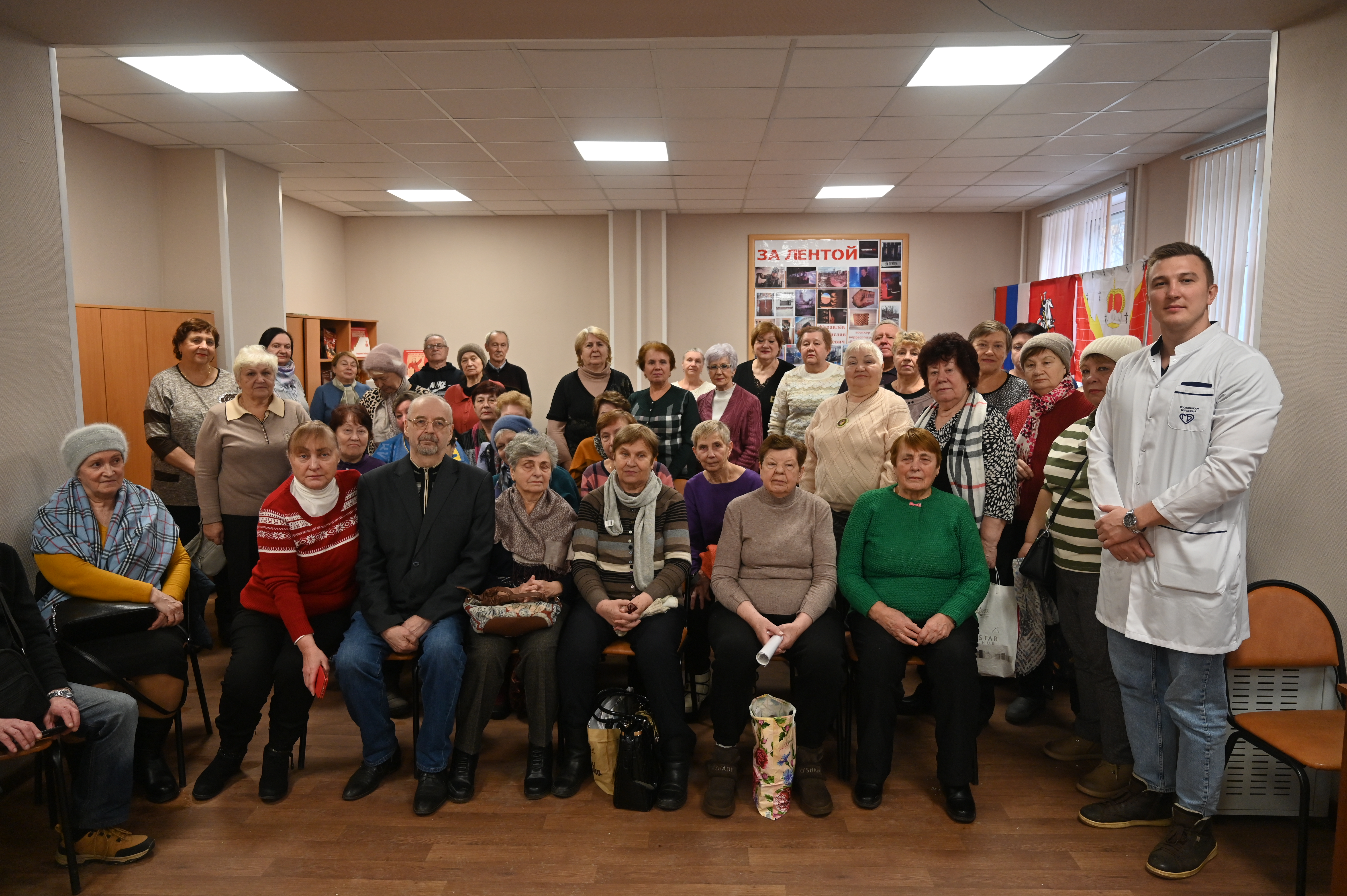 Члены Молодежного совета выступили с лекциями перед ветеранами Дмитровского района