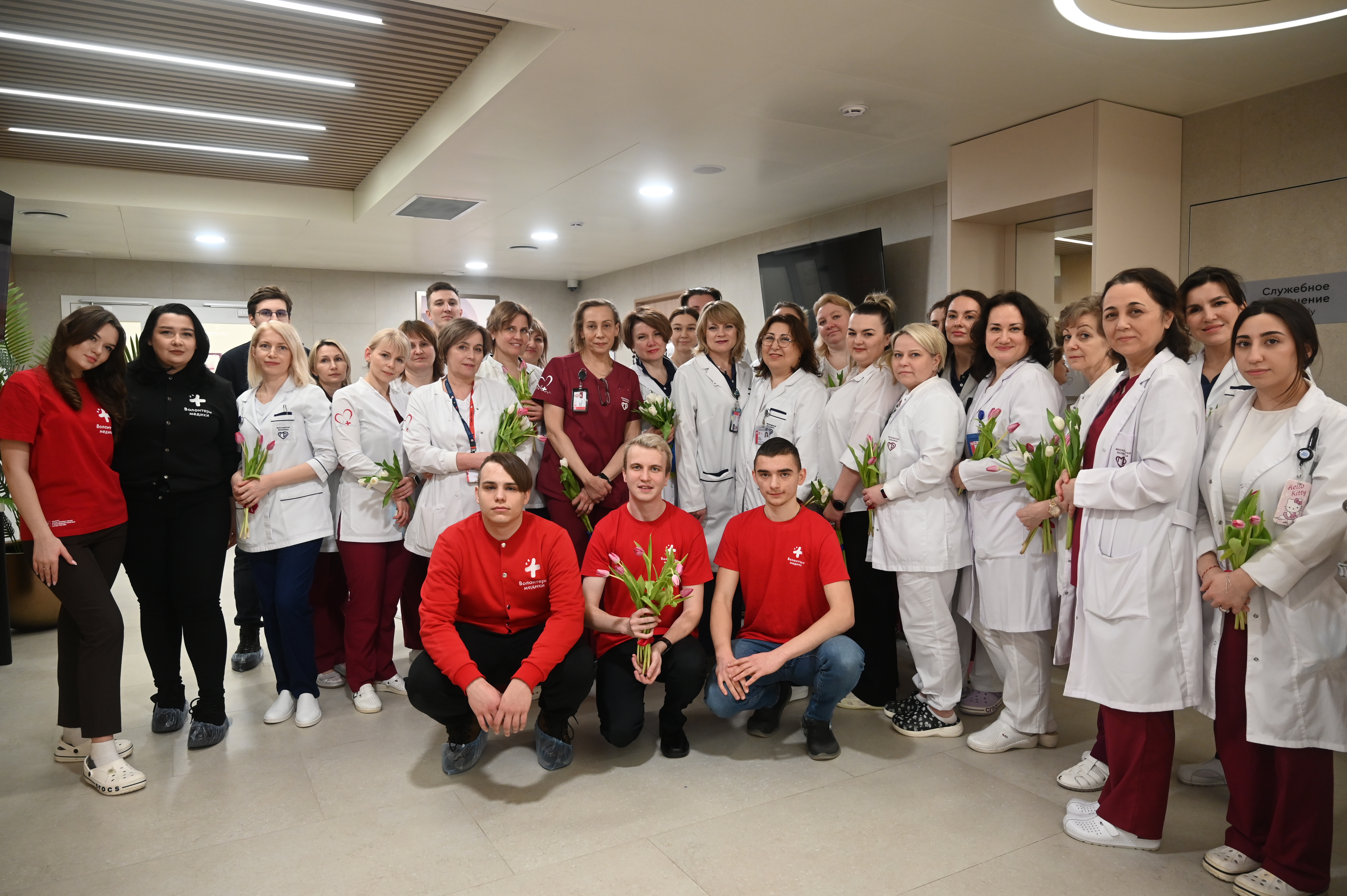 В роддоме больницы Вересаева прошла акция «Вам, любимые» к Международному женскому дню