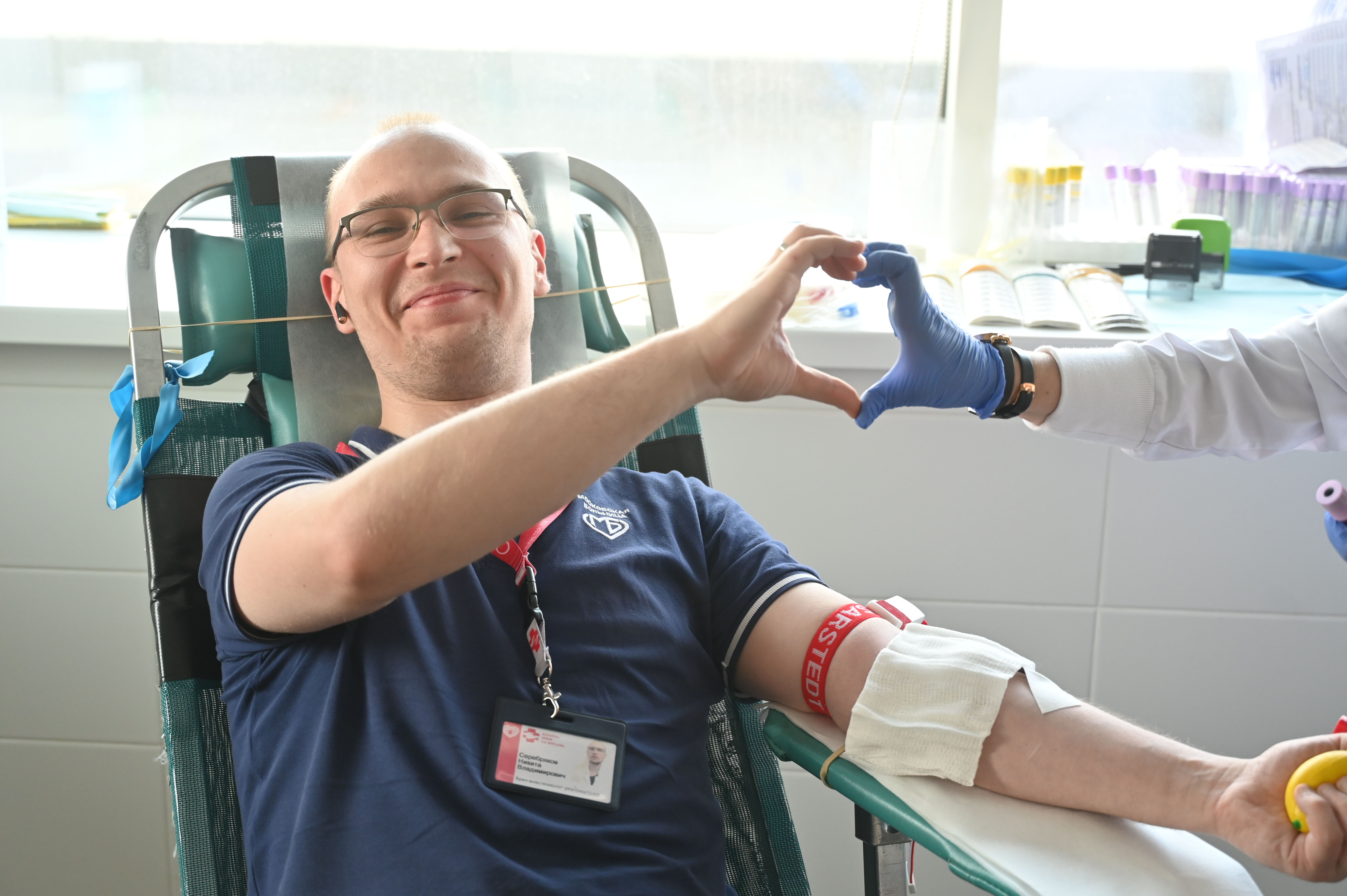 Сотрудники ГКБ им. Вересаева поддержали донорскую акцию корпоративным участием