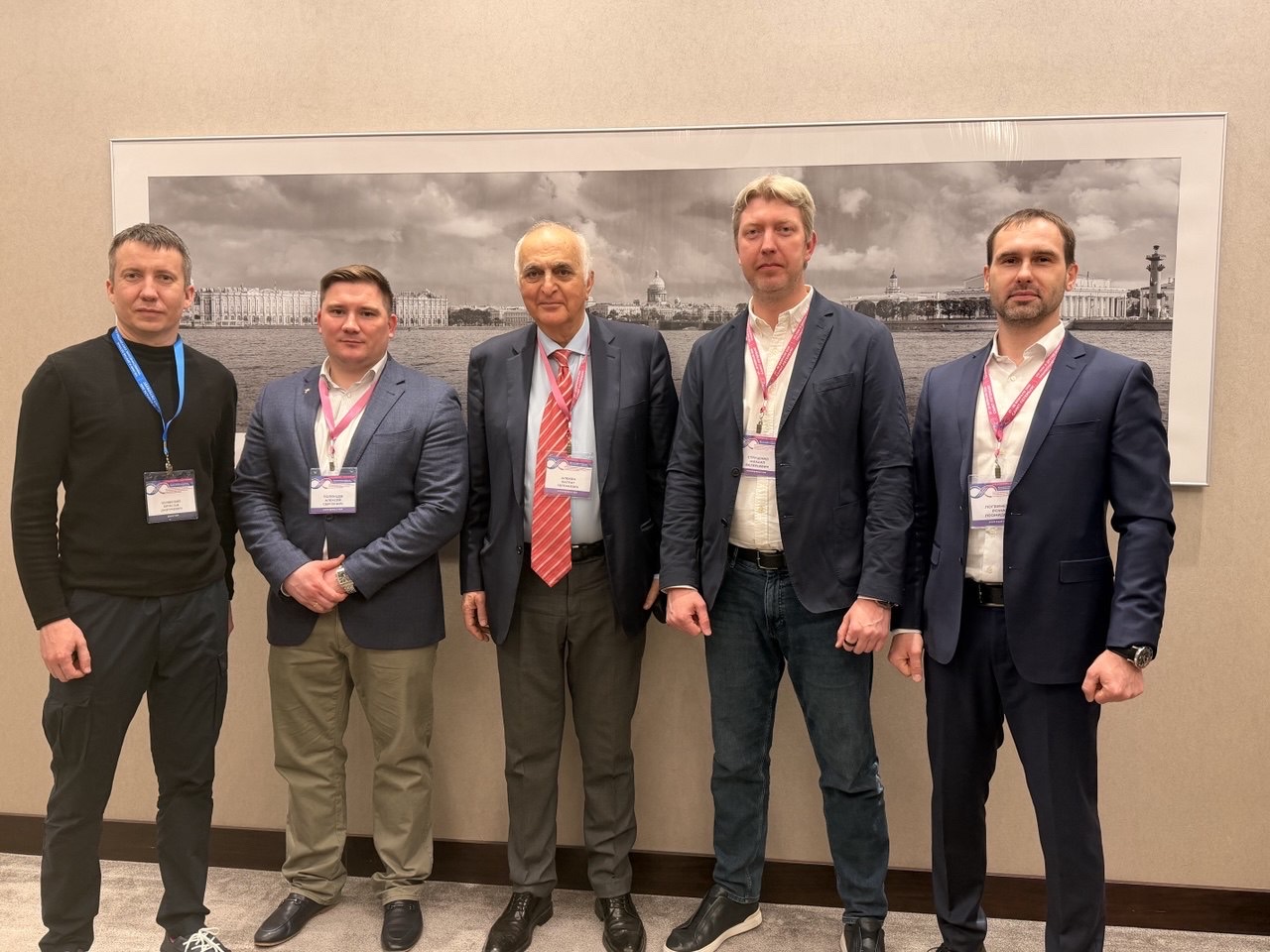 Эндоваскулярные хирурги больницы Вересаева выступили на всероссийской конференции по лечению инсульта